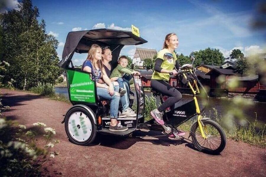 Amsterdam: Private Guided City Tour by Pedicab - Dam Square, Damrak, and Amsterdam’s central story