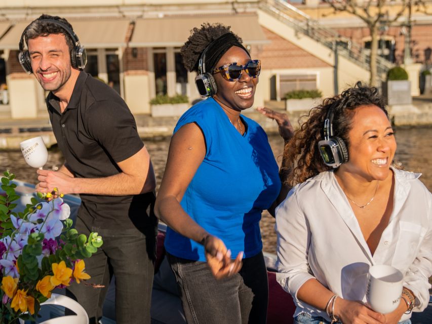 Amsterdam: Private Luxury Cruise with Drinks & Silent Disco - What the 90-minute route gives you