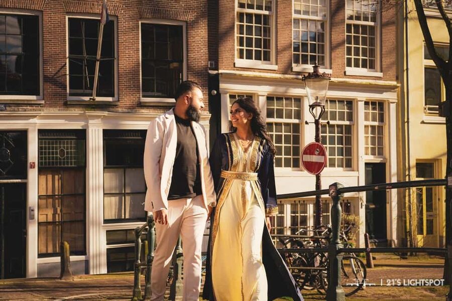 Amsterdam: Private Photoshoot for Couple, Family, or Solo - Staalmeestersbrug: the longest photo stop
