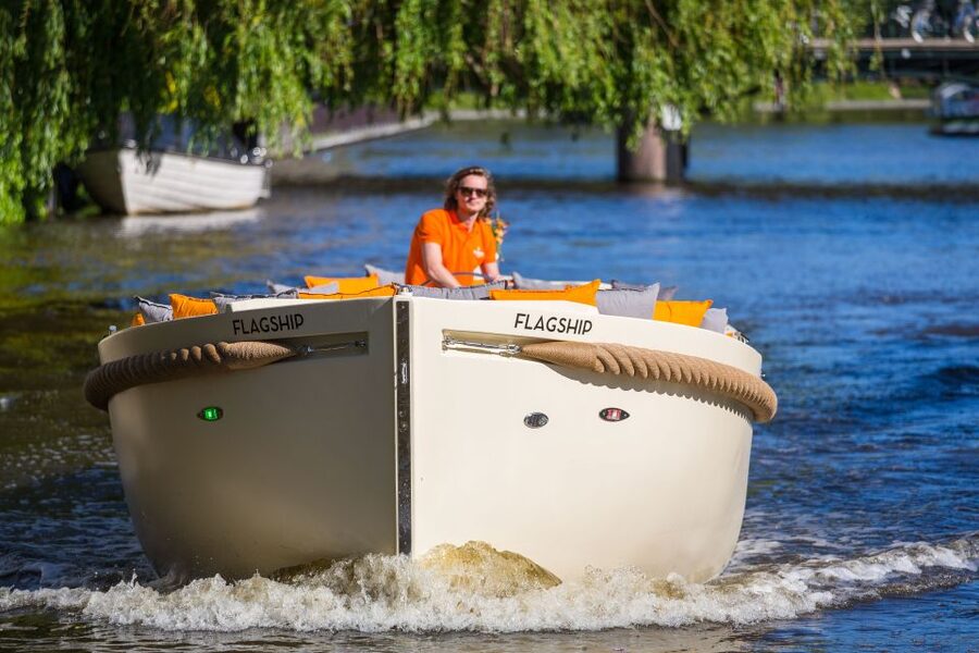 Amsterdam: Private Prosecco Canal Cruise Tour - A private party without onboard music