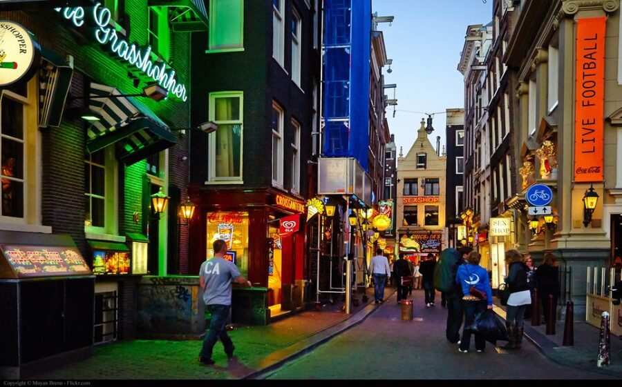 Amsterdam: Private Red Light District and Food Tour - Why this tour works in Amsterdam’s oldest streets