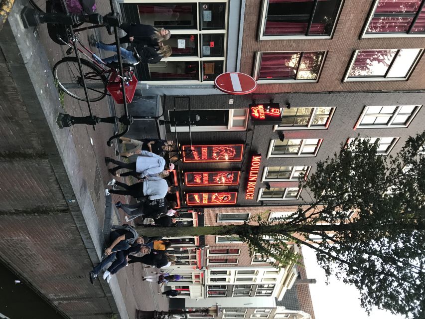 Amsterdam: Private Red Light District and Food Tour - Dutch snacks: what the three tastings add