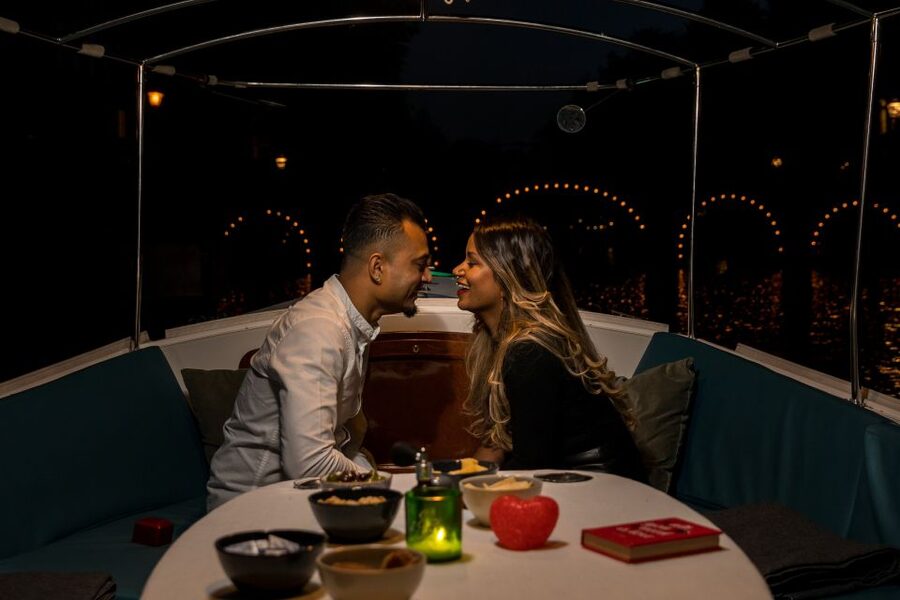Amsterdam: Private Romantic Evening Boat Tour with Prosecco - Key Points Before You Book