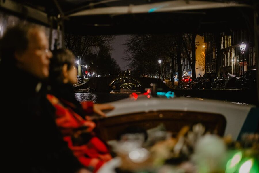 Amsterdam: Private Romantic Evening Boat Tour with Prosecco - Lijnbaansgracht and Prinsengracht