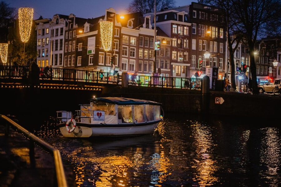 Amsterdam: Private Romantic Evening Boat Tour with Prosecco - Prosecco, Dutch Cheese, and Caramel Waffles