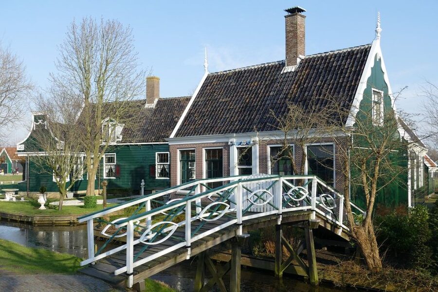 Amsterdam: Private Zaanse Schans Windmills and Volendam Trip - Volendam: harbor views in a limited hour