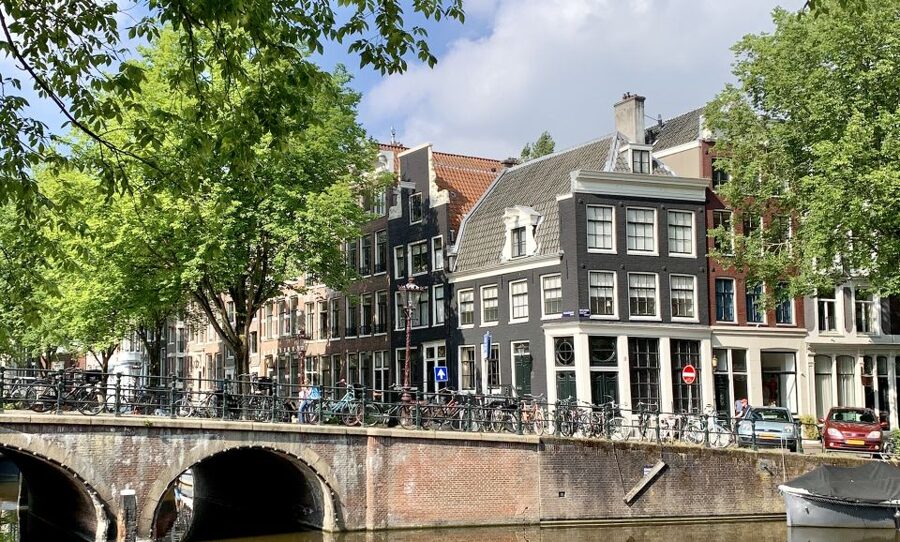 Amsterdam: Red Light District & City Tour German or English - Dancing Houses and Amsterdam’s canal character