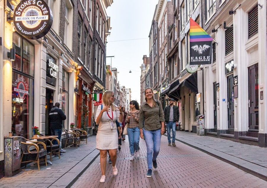 Amsterdam: Red Light District & City Tour German or English - Centraal Station and Amsterdam Chinatown