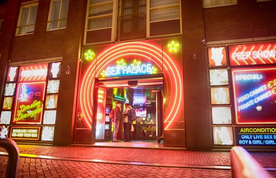Amsterdam: Red Light District Exclusive Night Tour - Why this Amsterdam night walk is worth your time