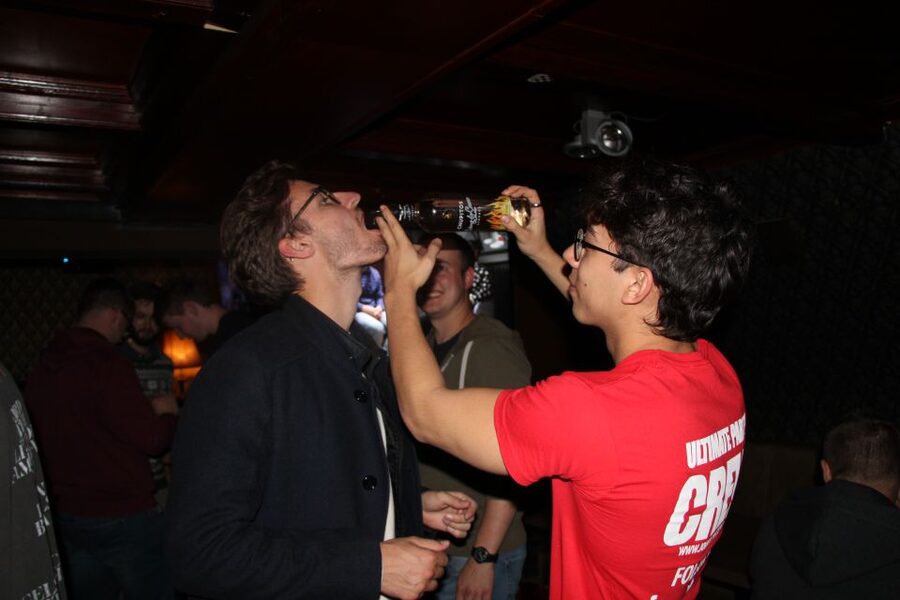 Amsterdam: Red-Light District Pub Crawl and Booze Boat Tour - Who will enjoy this most?