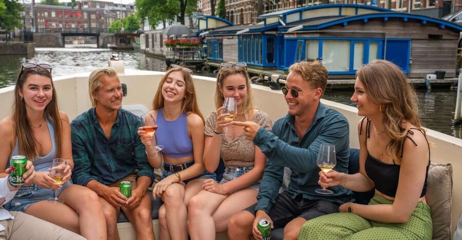 Amsterdam: Red-Light District Pub Crawl and Booze Boat Tour - Leaving the boat and finding The Black Tiger Bar