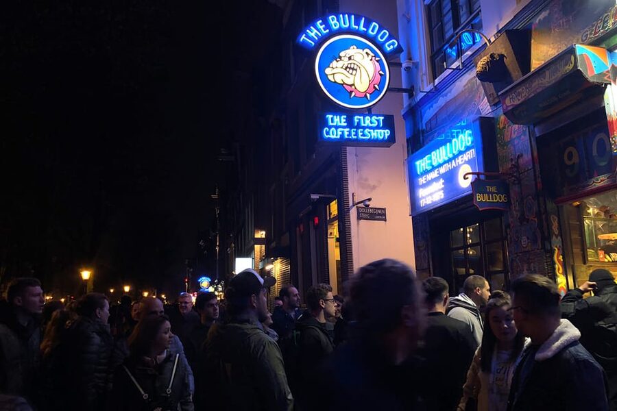 Amsterdam: Red Light District Tour - Warmoesstraat and the edge of De Wallen
