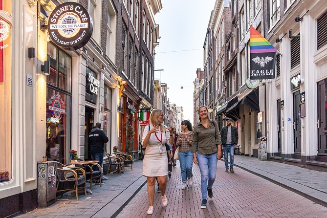 Amsterdam Red Light District Walking Tour in EN/DE/IT/ES - The 1970s peepshow and final tips