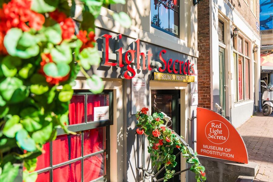 Amsterdam: Red Light Secrets Museum and 1-Hour Canal Cruise - Is $31 a fair price?