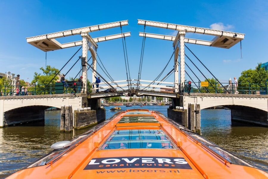 Amsterdam: Red Light Secrets Museum and 1-Hour Canal Cruise - What the experience does especially well