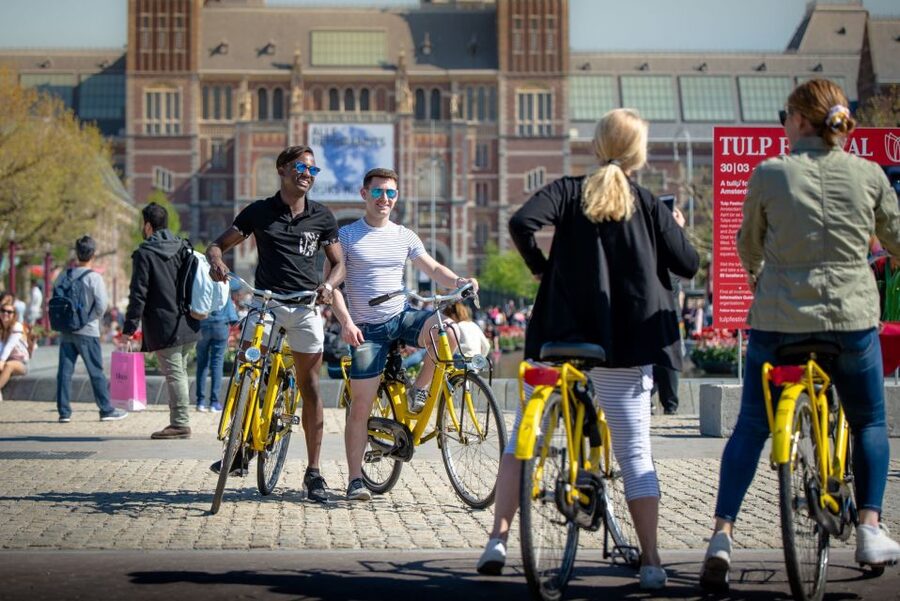 Amsterdam: Relaxed City Highlights Guided Bike Tour - The Anne Frank House and the Jordaan