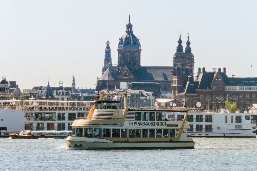 Amsterdam: River Cruise With All-You-Can-Eat Dutch Pancakes - Getting to the pancake boat from Central Station