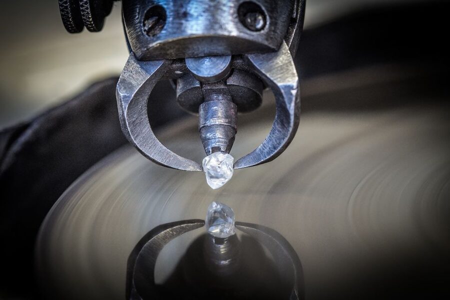 Amsterdam: Royal Diamond Experience - Into the cutting and polishing rooms