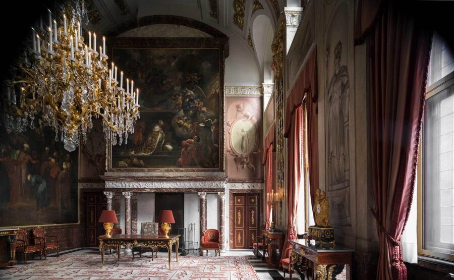 Amsterdam: Royal Palace Entry Ticket and Audio Guide - A palace that still hosts official occasions