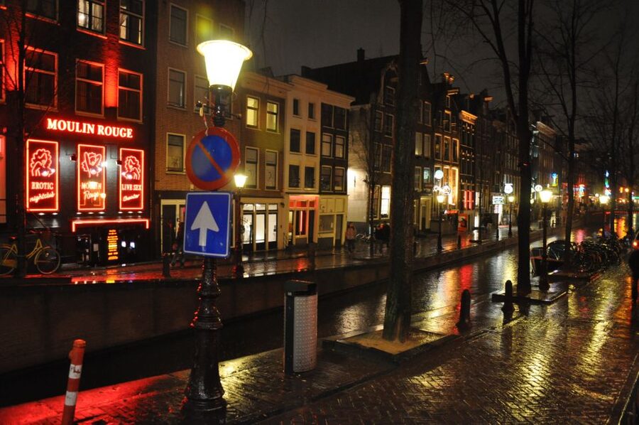 Amsterdam: Sex, Drugs, and Freedom Walking Tour - Coffeeshops, soft drugs, and Dutch regulation