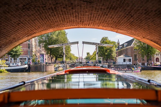 Amsterdam Sightseeing Canal Cruise with Audio Guide - Audio guide, commentary, and the value of the route