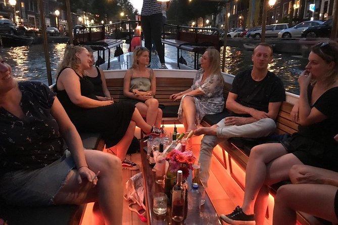 Amsterdam Small-Group Canal Cruise With Dutch Snacks and Drink - Why This Small Canal Cruise Feels Different