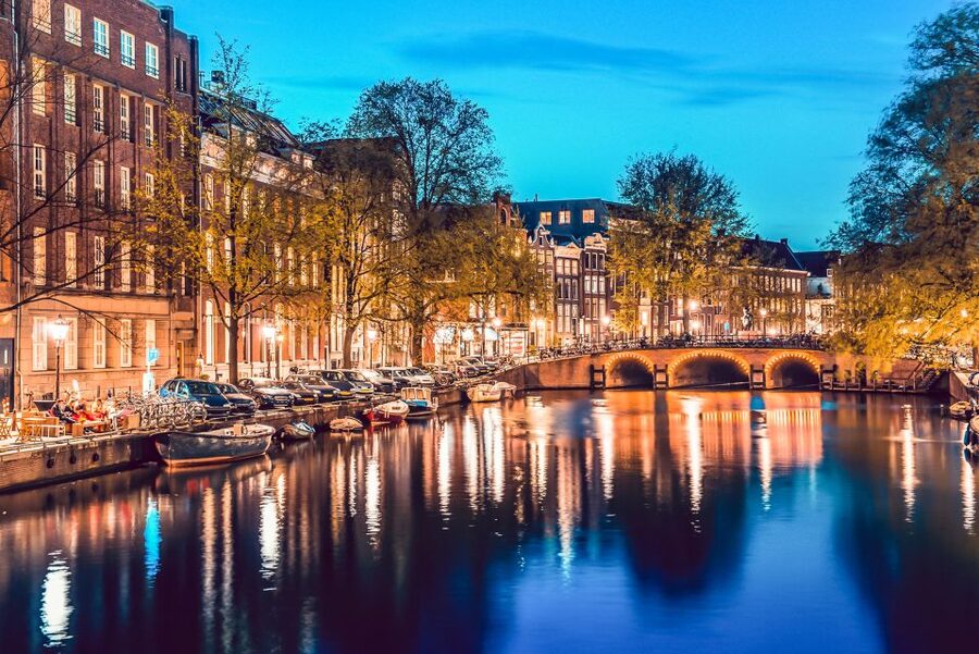 Amsterdam: Smoke and Lounge City Boat Cruise - Is $27 a fair price?