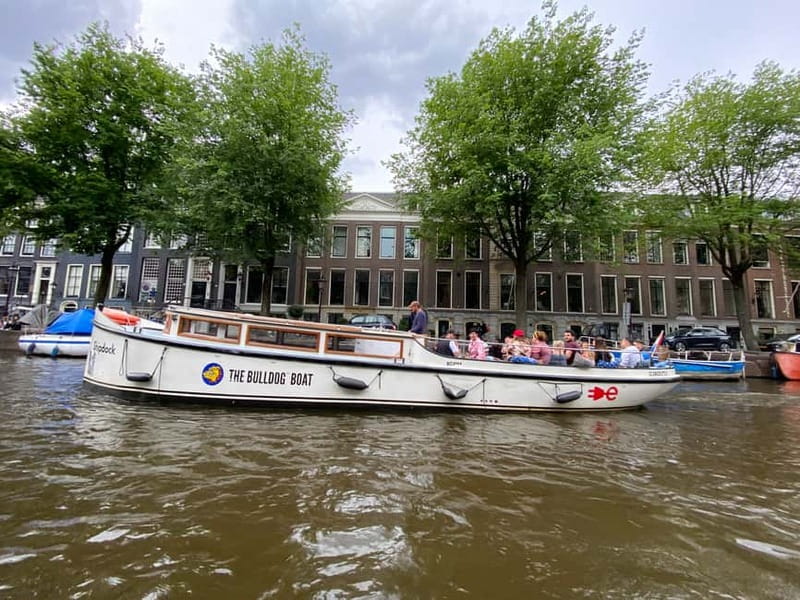 Amsterdam: The Bulldog Boat Smoke and Booze Cruise - Who will enjoy this cruise most?