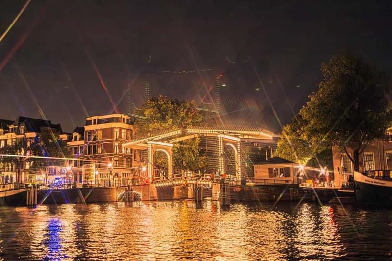 Amsterdam: The Bulldog Boat Smoke and Booze Cruise - Smoking and drinking on the water