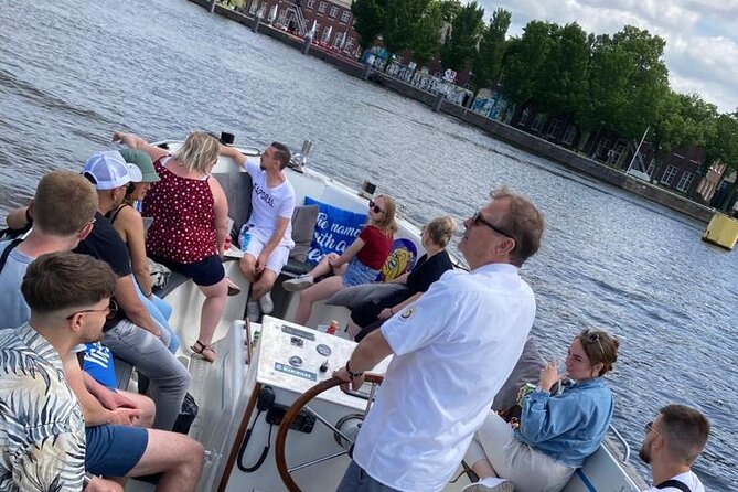 Amsterdam The Bulldog Boat Smoke Friendly Cruise + 2 drinks - From Stationsplein 30 to the Amsterdam canals