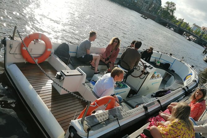 Amsterdam The Bulldog Boat Smoke Friendly Cruise + 2 drinks - The crew can make or break the ride