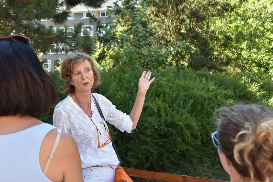 Amsterdam: The Life of Anne Frank Walking Tour - The Schools And Neighborhoods That Shaped Anne