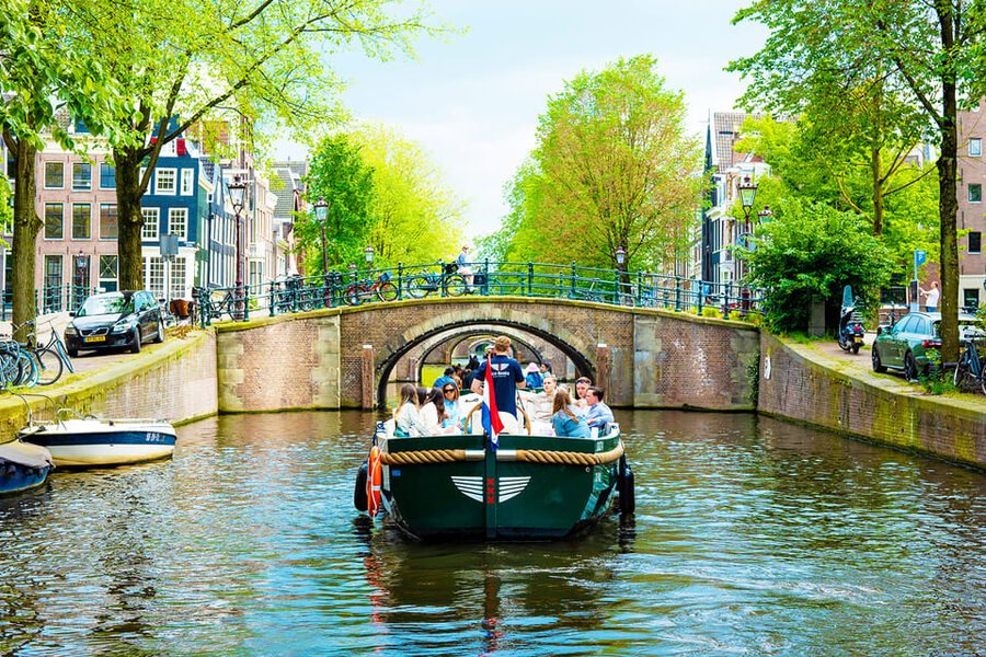 Amsterdam: The Newest Canal Cruise with Drink Option - Montelbaanstoren and Oudeschans