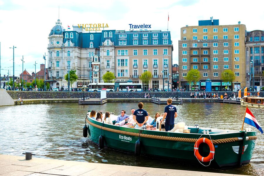 Amsterdam: The Newest Canal Cruise with Drink Option - The Amstel, Blauwbrug, and H’ART Museum