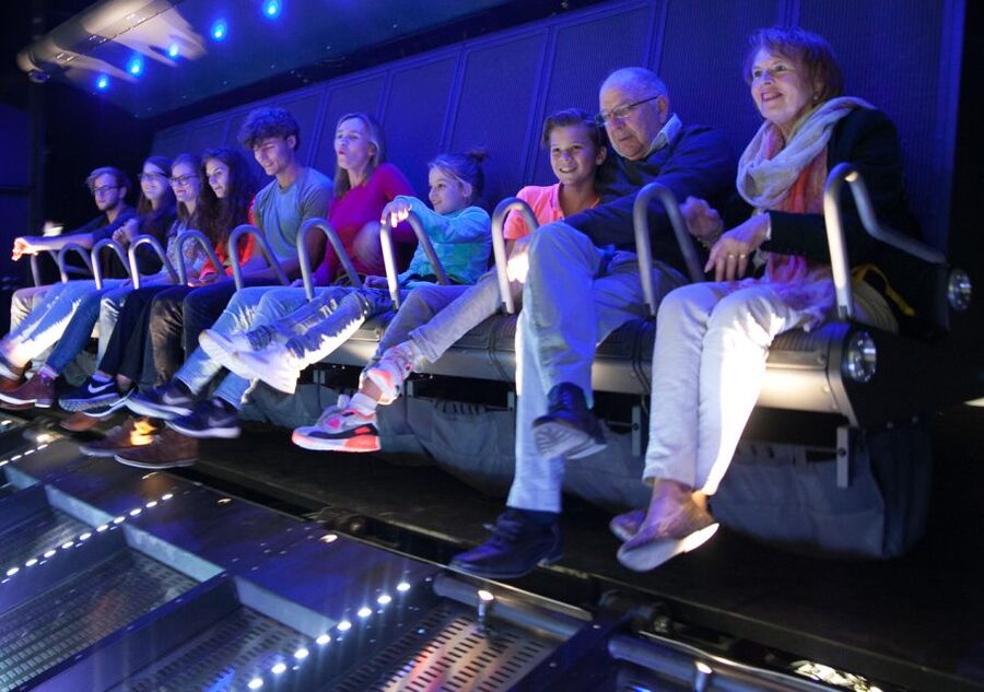 Amsterdam: This is Holland 5D Flight Experience Entry Ticket - Is one hour enough for $28?