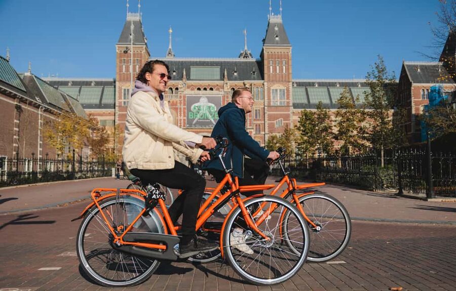 Amsterdam: Top Highlights Guided Bike Tour EN/DE/ES/FR/IT/CN - Vondelpark and Amsterdam’s museum quarter