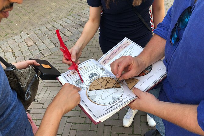 Amsterdam Treasure Hunt: The Mystery of a Secret Sender - Torensluis turns the route into a city walk