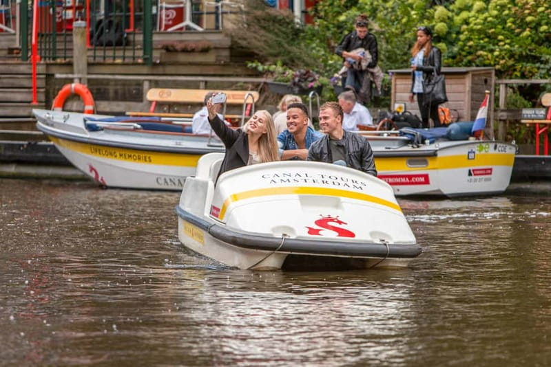 Amsterdam: Unique Pedal Boat Experience in the Canals - What one hour feels like on the canals