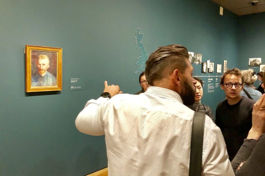 Amsterdam: Van Gogh Museum Masterpieces Tour up to 8 guests - Why the guided format matters at the Van Gogh Museum