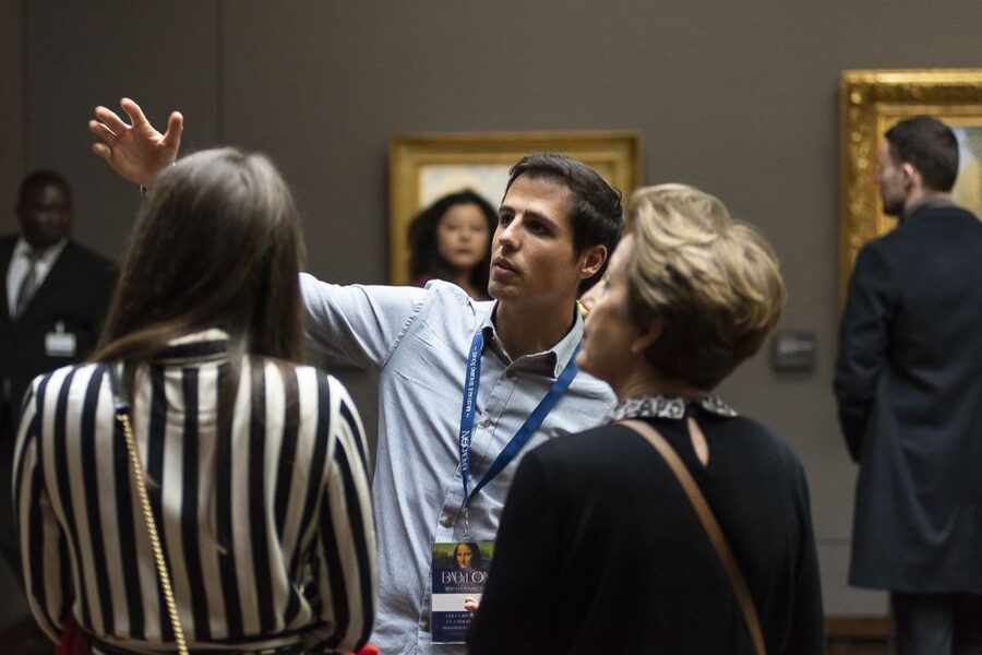 Amsterdam: Van Gogh Museum Masterpieces Tour up to 8 guests - Pace, crowds, and family suitability