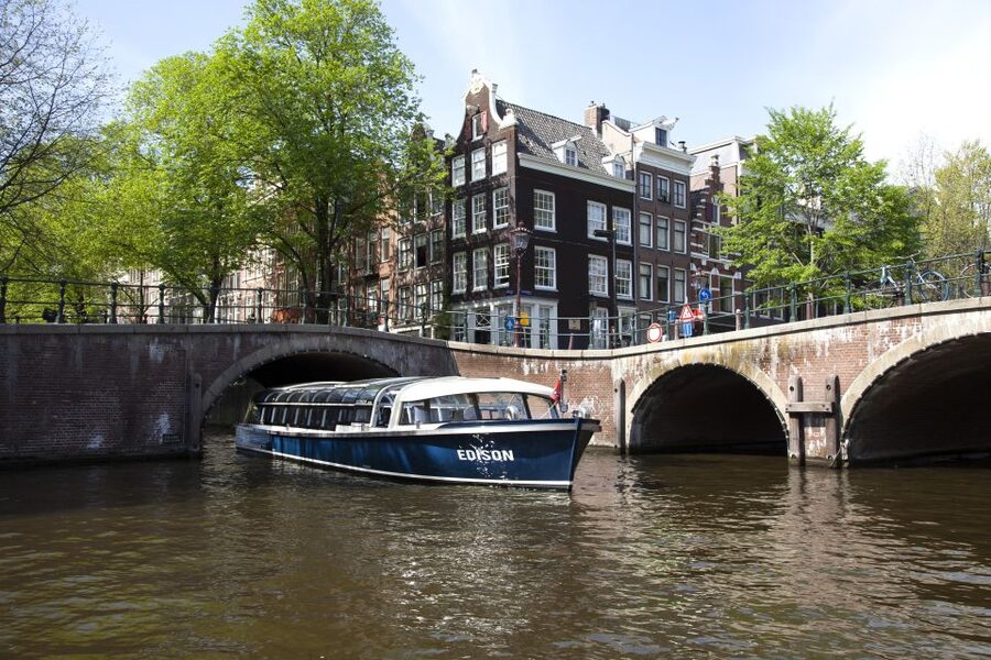 Amsterdam: Van Gogh Museum Ticket and City Canal Cruise - Timing the open cruise ticket