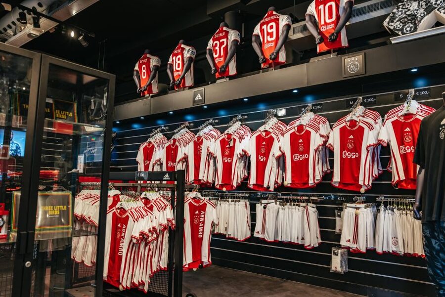 Amsterdam: VIP Johan Cruijff ArenA Tour with Drink and Scarf - What the $51 price includes