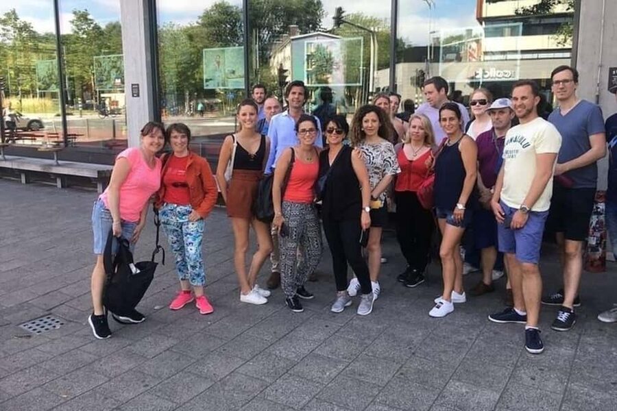 Amsterdam: Walking Tour of Historic Center - Why the guides matter more than the route