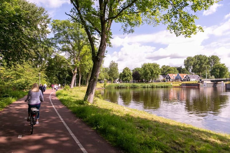 Amsterdam: Windmill, Cheese, and Countryside E-Bike Tour - Zunderdorp and the return through open fields