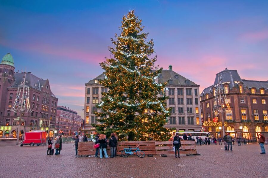 Amsterdam Winter Walking Tour - Romantic bridges and centuries-old churches