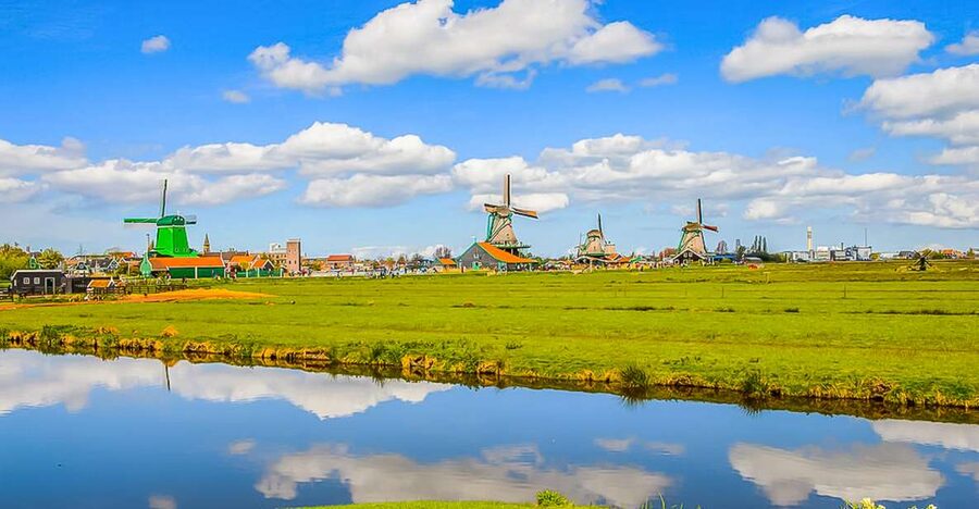 Amsterdam: Zaanse Schans, Edam, Volendam & Marken Bus Tour - Four villages, one coach, and a very Dutch day