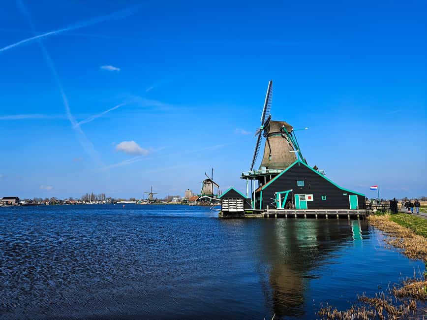 Amsterdam: Zaanse Schans windmills & Volendam Guided Tour - Key points at a glance
