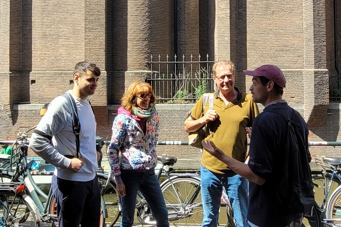 Anne Frank and Amsterdam Jewish History Walking Tour - Kattengat and the hiding place at Der Silveren Spiegel