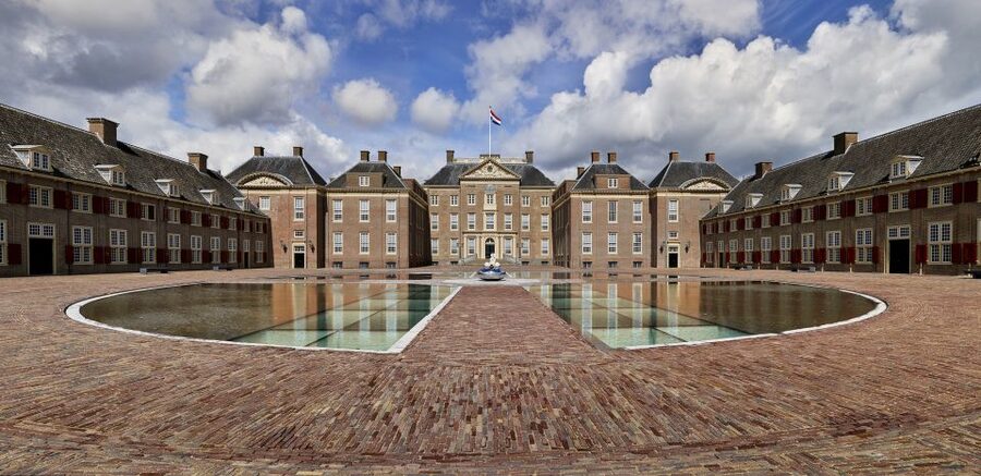 Apeldoorn: Het Loo Palace Entry Ticket - Carriages, cars, and the practical side of royal ceremony
