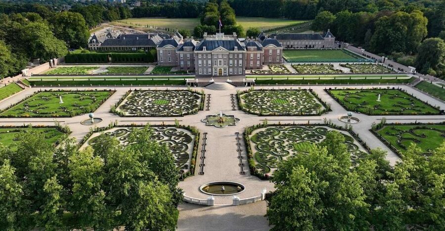 Apeldoorn: Het Loo Palace Entry Ticket - Choosing your story: Willem and Mary, Wilhelmina, or home life